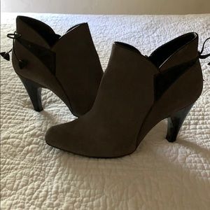 Naturalizer-Dark Grey Heel Bootie